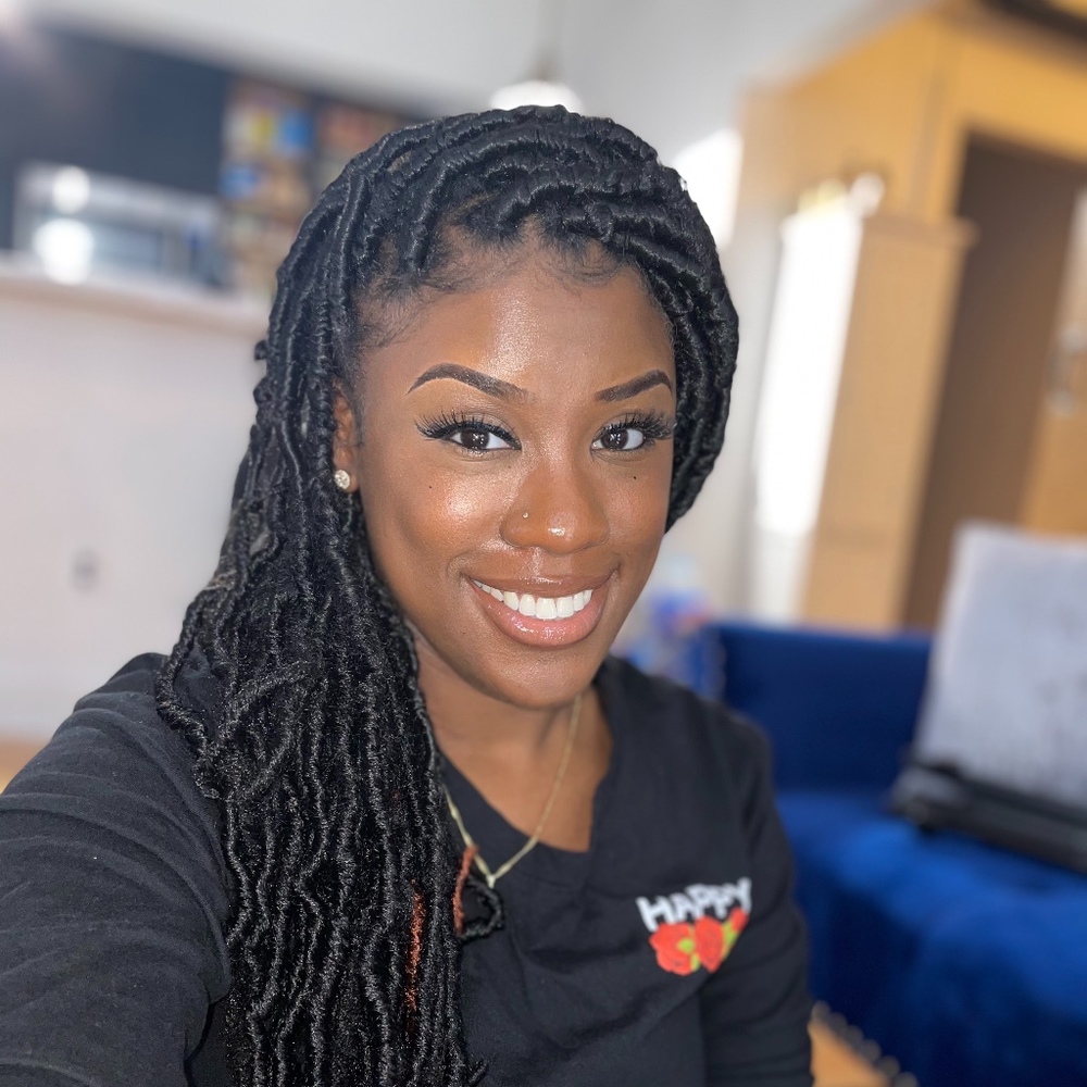 Meet your Posher, Ari